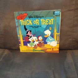 Rare Vintage 1974 Disney Land Trick Or Treat Record Album 