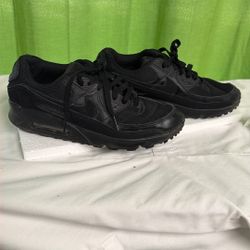 Nike Men’s Shoes 8.5     $7
