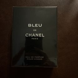 BLEU DE CHANNEL
