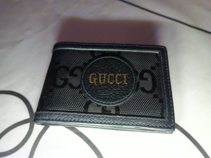 Gucci off the grid mini wallet 100% authentic