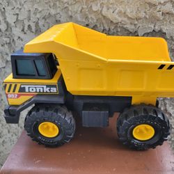 Tonka Steel Classics 952 Mighty Dump Truck