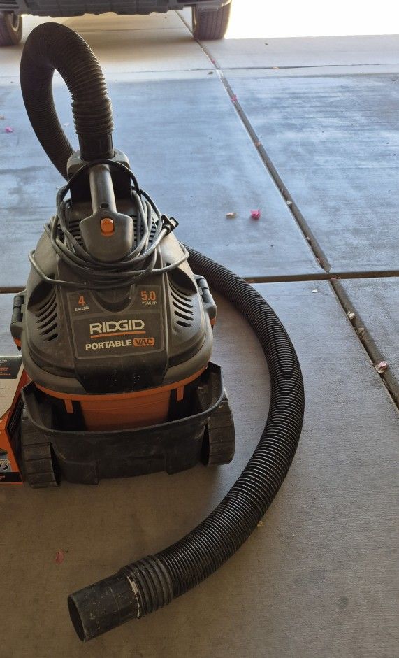 Used RIDGID Shop Vac