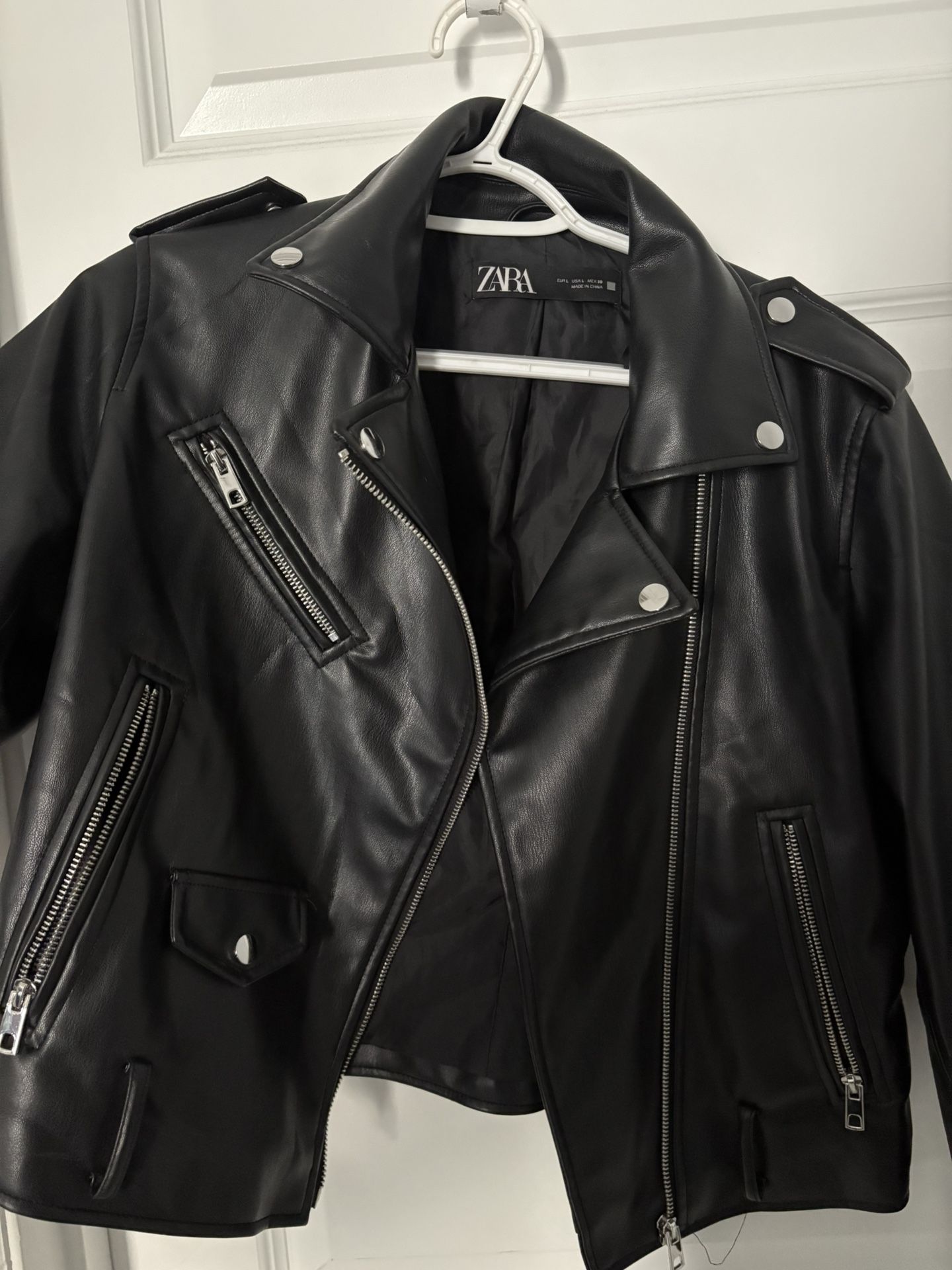 Women’s Leather Jacket!