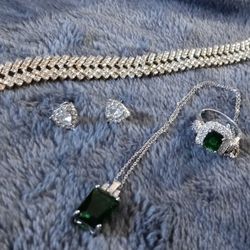 Emerald Fancy Ring,Pendant,Earrings and Bracelet 