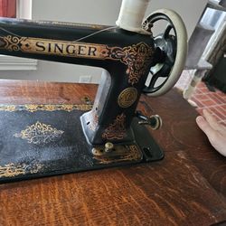 Early 1909s W9 Singer Sewing Machine 
