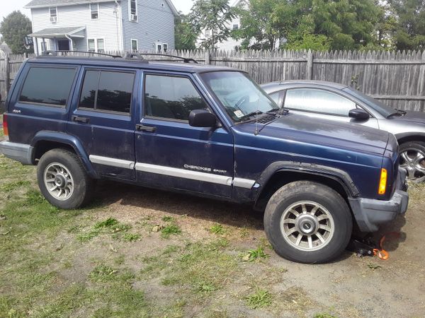 2001 jeep Cherokee sport for Sale in Springfield, MA - OfferUp