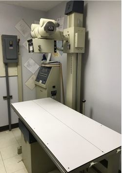 Bennett Veterinary X-Ray Machine And Table
