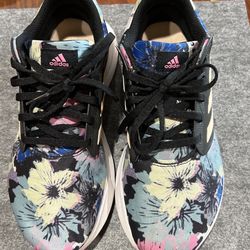 Woman’s Adidas Size 9