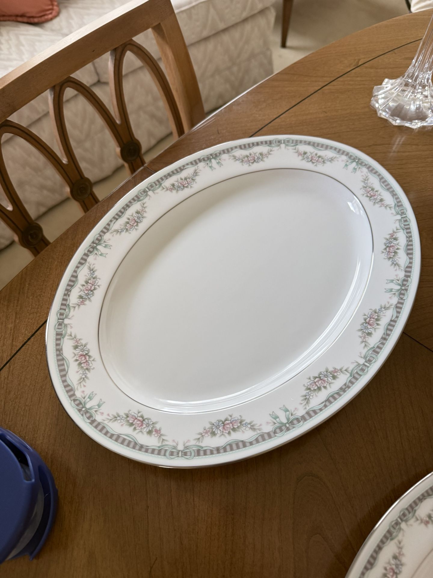 Noritake China Set - 16 place setting - 1847 Roger Brothers silverware