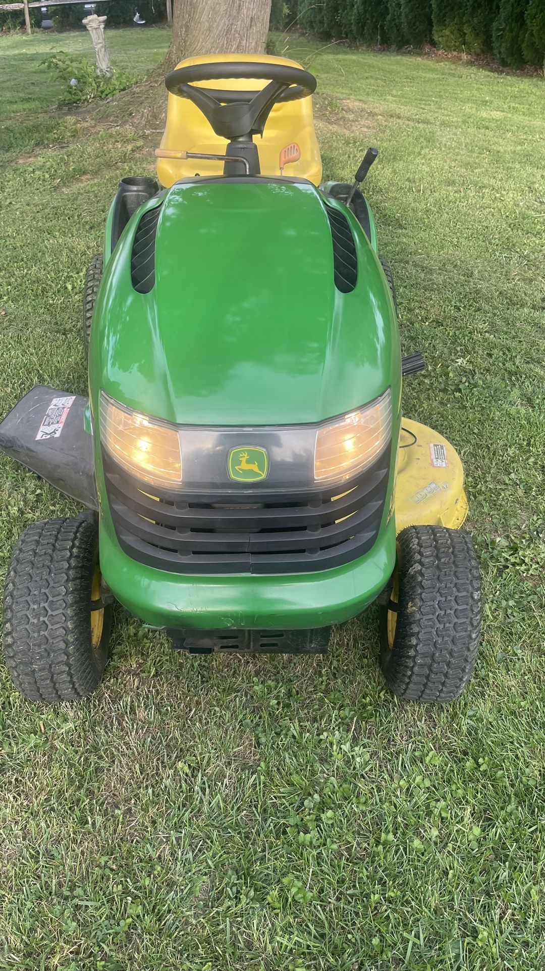 John Deere L110