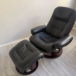 Reclining Chair w/ Foot Rest