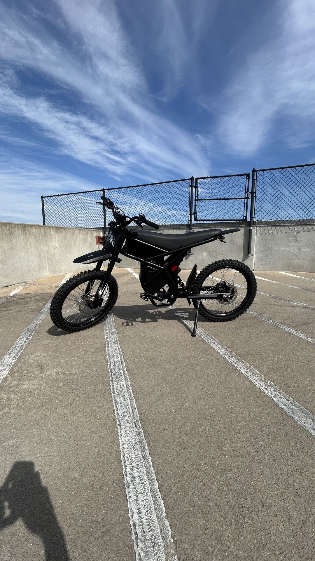 GT73 Ebike 2400W 1747Wh 37 MPH 85 Miles Long Range 25" Tire Electric Dirt Bike