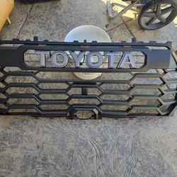Toyota Tundra Grill