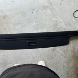 2021 Audi Q7 Cargo Cover barely Used
