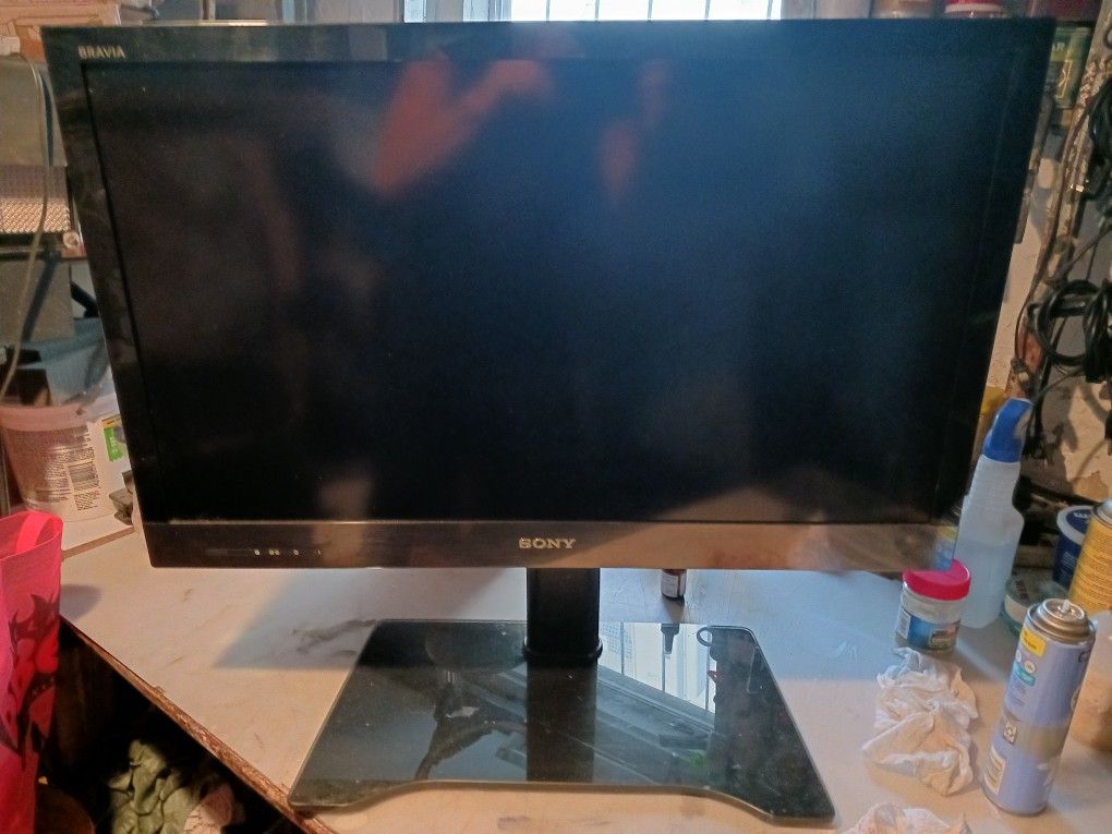 SONY 32" TV. Excellent Condition 