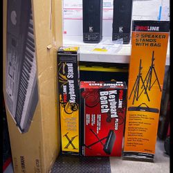 Piano Yamaha And Accesorios And Speakers 