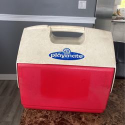 Playmate Igloo Cooler Iced Chest