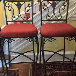 4 High Bar Stools/ Chairs