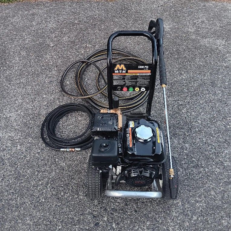 MI-T-M 3200psi Honda Powerd Pressure Washer. Almost New Condition. For Pick Up Fremont Seattle. No Low Ball Offers Please. No Trades
