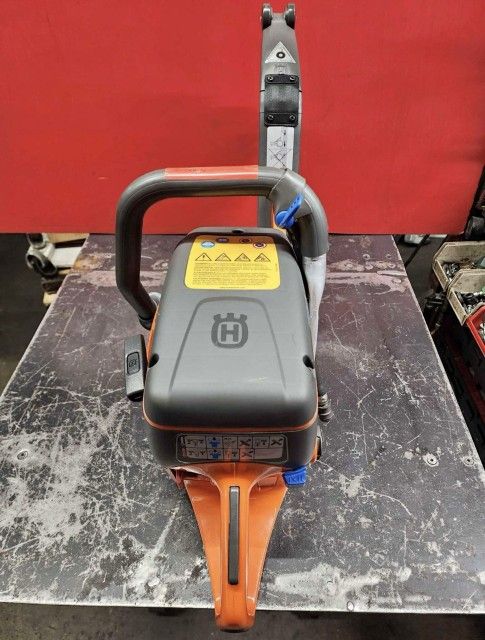 HUSQVARNA 2-CYCLE SAW