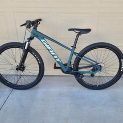 GIANT TALON 4 MOUNTAIN BIKE (XSMALL FRAME)