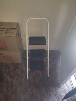 3-Step Folding Step Ladder