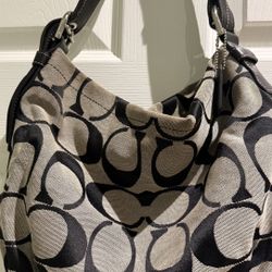 PREOWNED/ USED Coach Shoulder Bag