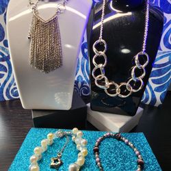 #2023, STATEMENT LOT OF 2 NECKLACES &  PEARLS BRACELETS
