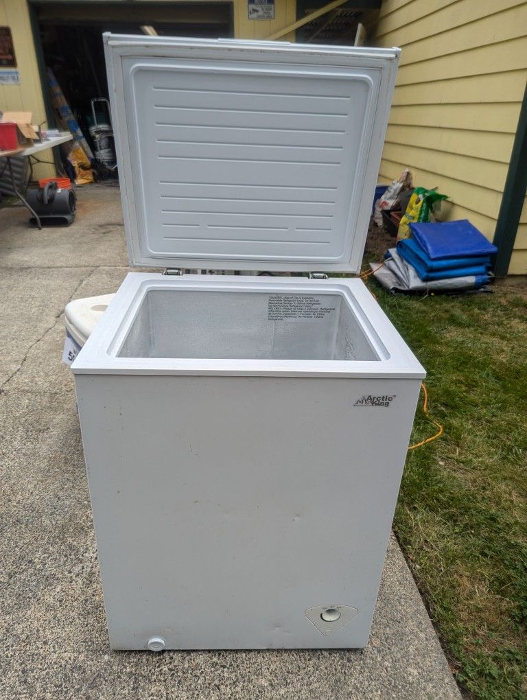 Arctic King Chest Freezer