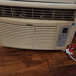 Window Ac Unit 5000 Btus Works Great!