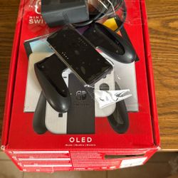 Nintendo Switch OLED W Mario kart 8. Luigi mansion 2hd