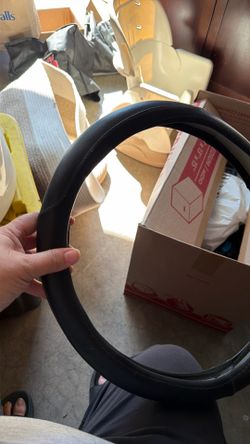 Steering wheel cover