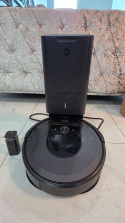 Irobot Roomba i7 with self Clean