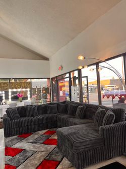 165” XL sectional NEW