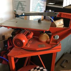 Multimax-18 saw with stand