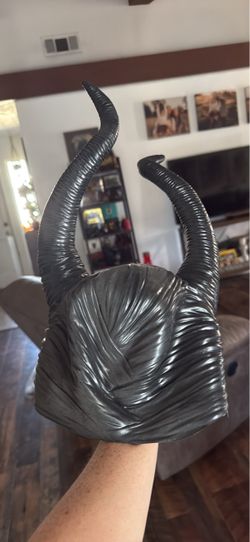 Adult maleficent horns