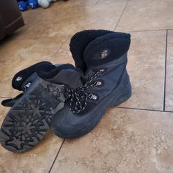 Snow Boots - Size 9
