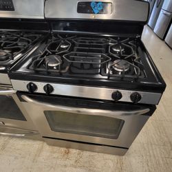 Gas Stoves Used Good Condition 90days Warranty From $350 Up To $399