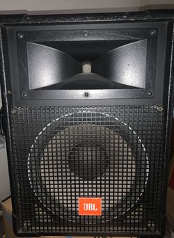 JBL MR822