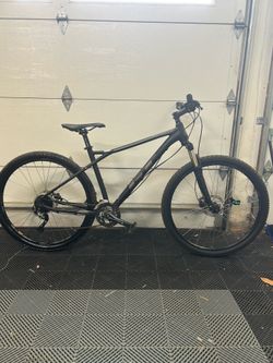 GT Avalanche 29 mountain bike
