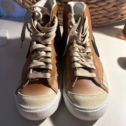 Nike blazers Worn 2x