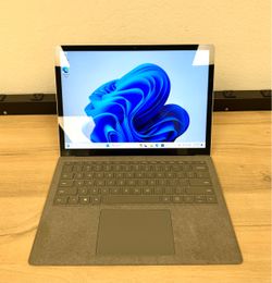 Touchscreen 13.5" Microsoft 1867**Only $299
