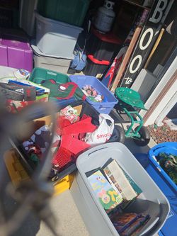 Garsge/Estate Sale ...time you go thru the bins!
