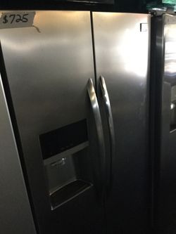 Frigidaire stainless steel refrigerators/ ice and water dispenser/ 90 day warranty