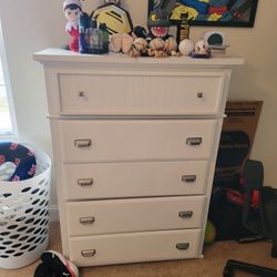 Bobs White Dresser