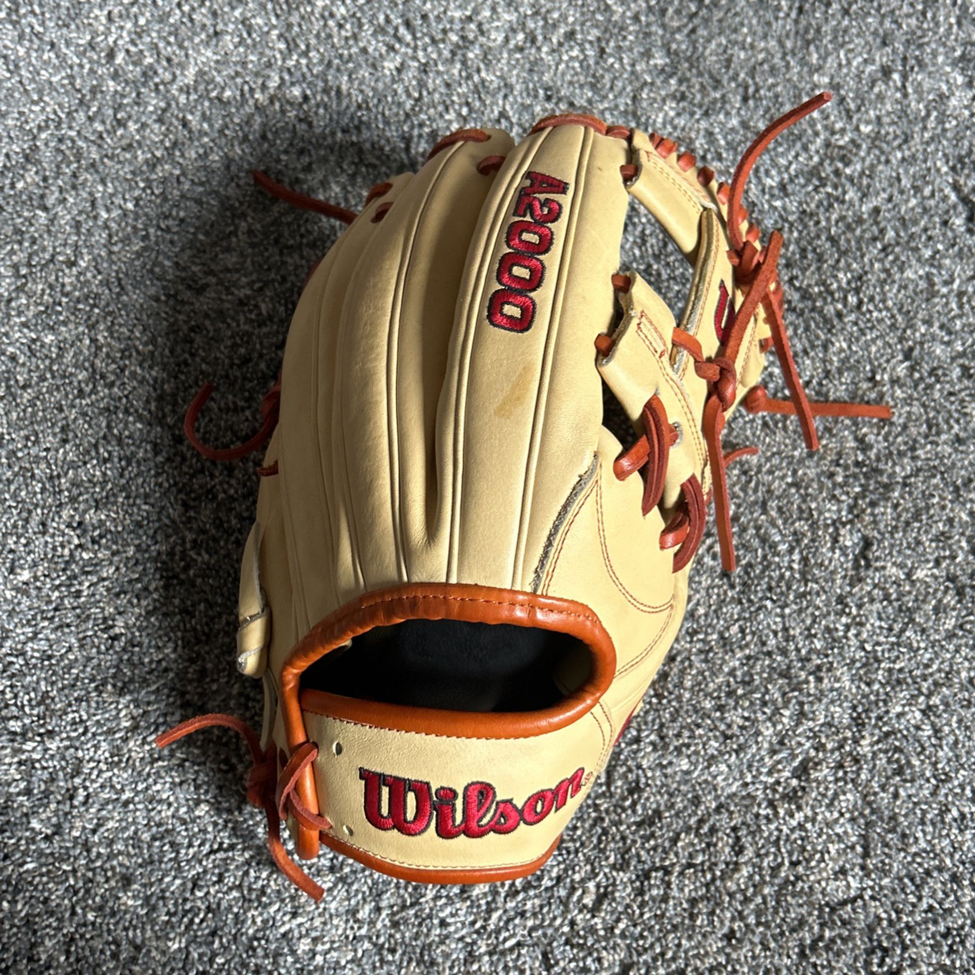 A2000 1787 11.75 Baseball Glove