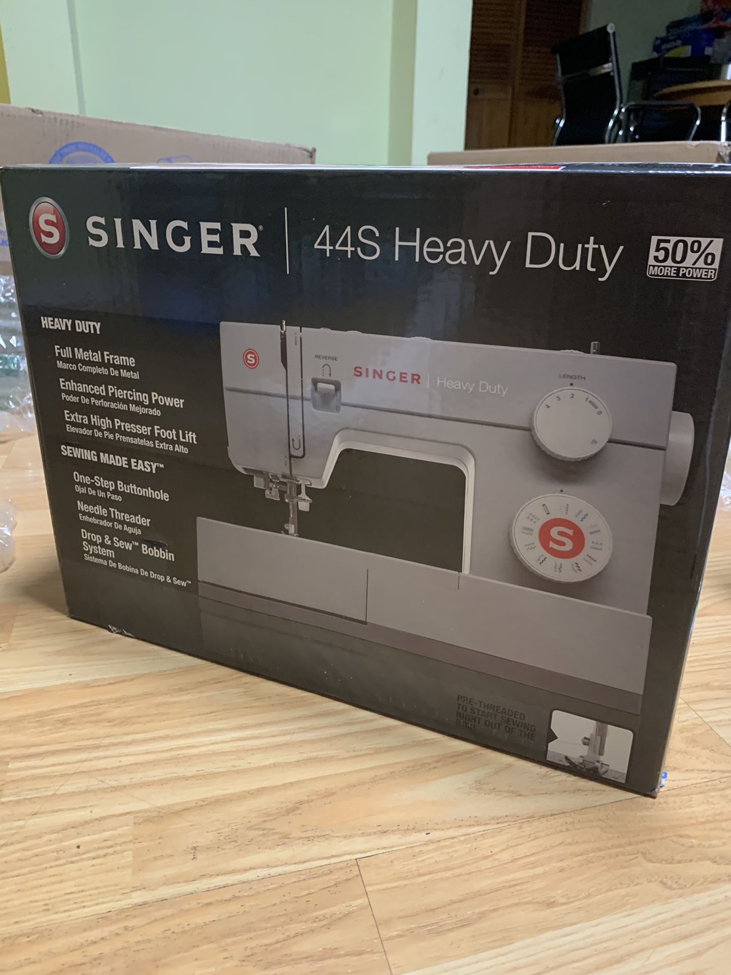 SINGER 44S Classic Heavy Duty Sewing Machine with 23 Built-In Stitches