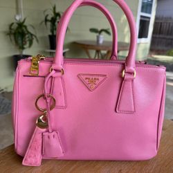 Prada Galleria small Saffiano leather bag