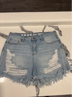 Song curvy super high rise shorts size 32
