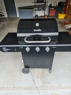 Char-Broil ADVANTAGE Grill (3 Burners)
